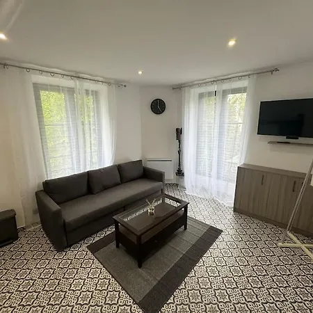 L'etoile De Seine 77 3 *